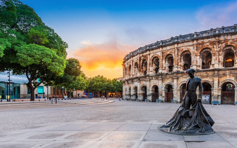 nimes roman amphitheatre