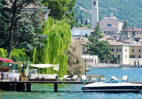 cottages around lake garda