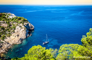 Cala Tarida villas