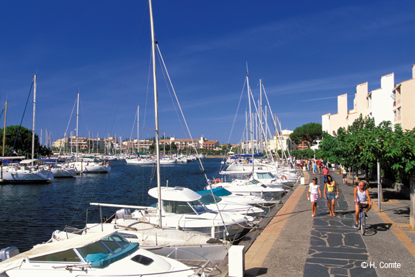 cap-d-agde holiday villa rentals on the beach