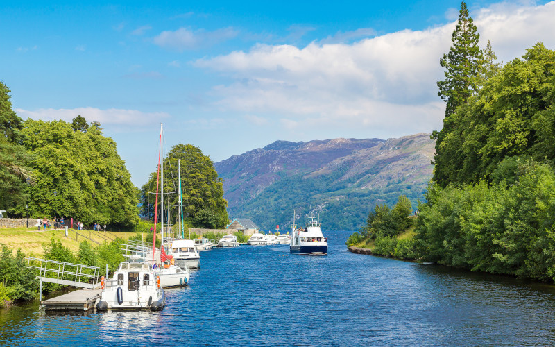 caledonian canal great glen scottish highlands